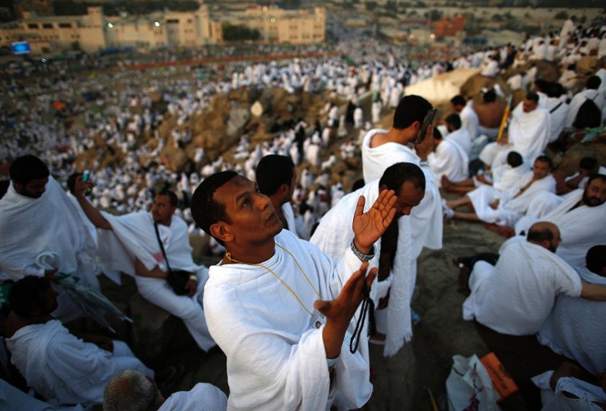 Почему во время хаджа мы носим белые одежды?
